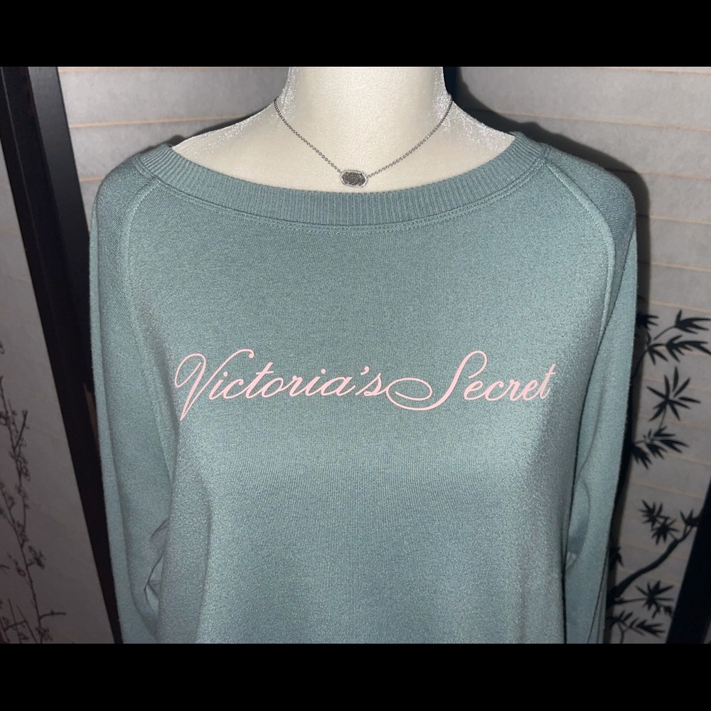 Beautiful Victoria Secret jogging suit